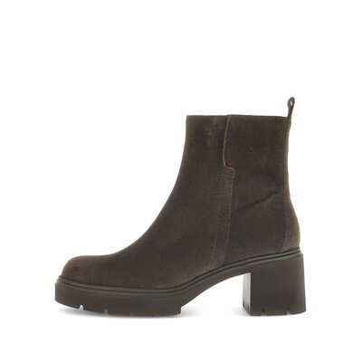 Platform ankle boot brown