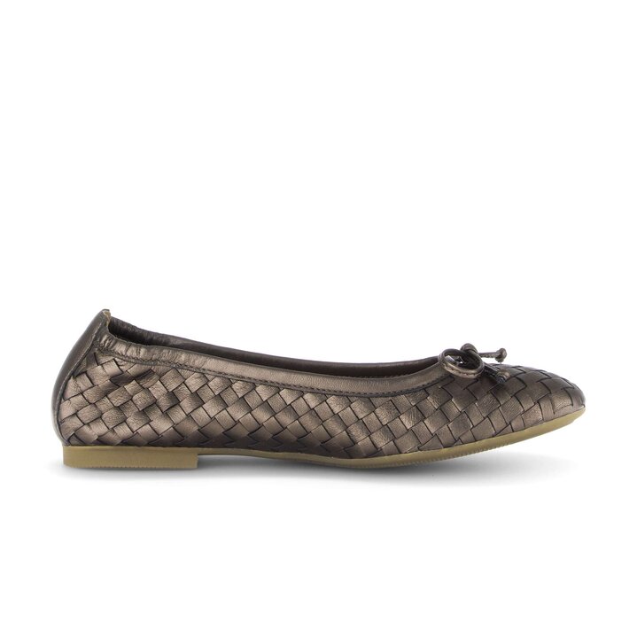 Elegant ballerina brown #1