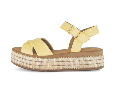 Platform sandal yellow