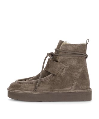 Winter ankle boot brown