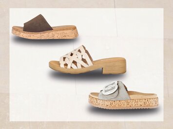 Trois mules pour femme de différents designs sont présentées sur un fond clair : en haut, une mule marron avec une large bride et une semelle en liège ; au centre, une mule beige avec des brides en cuir tressé et un talon en bois ; en bas, une mule grise avec une grande boucle et une semelle en liège. | © Gabor Shoes GmbH, Allemagne