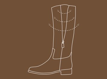 Représentation graphique d’une botte avec un cordon réglable sur la tige et trois flèches indiquant différentes options d’ajustement du diamètre de tige. Fond marron, dessin blanc. | © Gabor Shoes GmbH, Allemagne