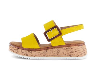 Platform sandal yellow