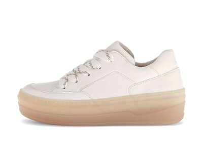 Low sneaker cream