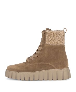 Platform ankle boot brown