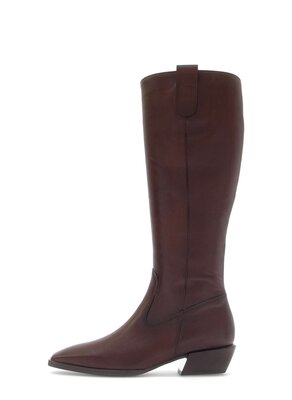 Riding boot brown
