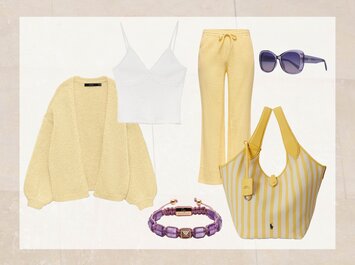 Une tenue est disposée sur un fond blanc et se compose d’un gilet jaune pâle, d’un débardeur blanc à fines bretelles, d’un pantalon de jogging jaune, d’un sac rayé jaune et blanc, de lunettes de soleil violettes et d’un bracelet violet. | © aboutyou.de 