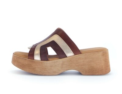 Platform sandal beige
