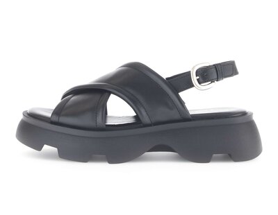 Strappy sandal black