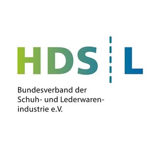 Logo avec texte « cads – Defined Standards for Shoe Production ». | © cads – cooperation for assuring definded standards for shoe- and leather goods production e.V.