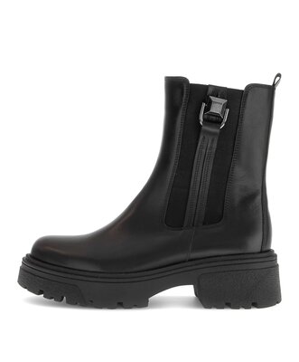 Chelsea boot black